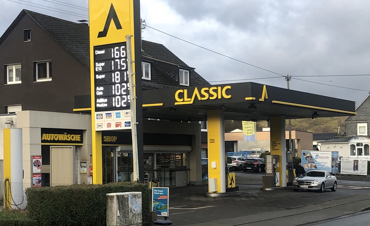 CLASSIC_Tankstelle_Burbach